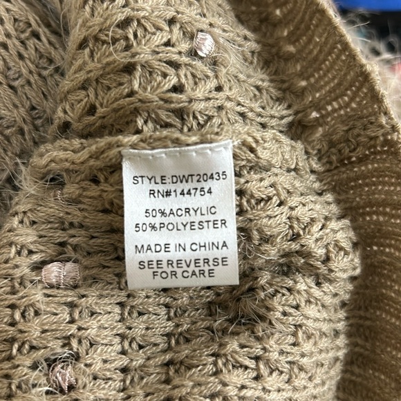 NWT Fuzzy Garland Sweater - Picture 10 of 12